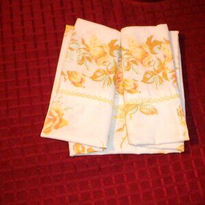~~~ 80's Vintage PILLOW CASES ~~~ 31 x 20 in